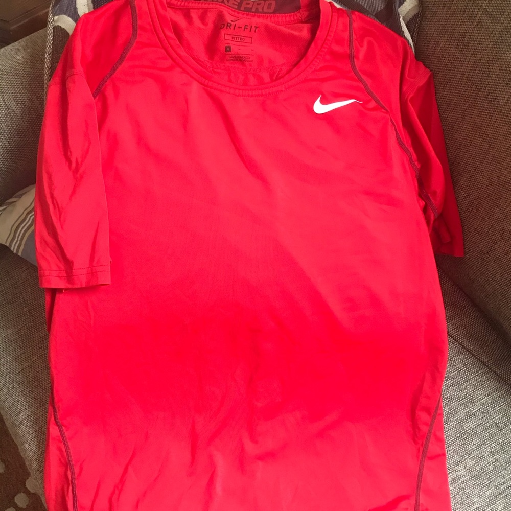 Tee shirt